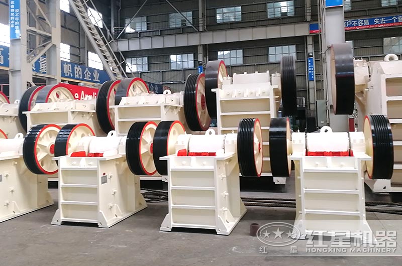鋼渣顎式破碎機車間實拍圖
