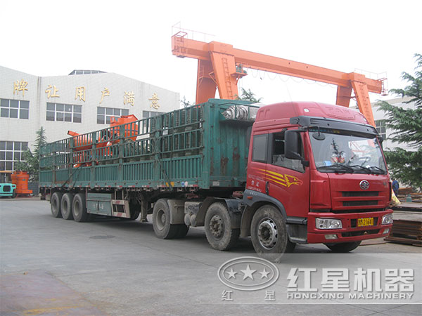 5R4119雷蒙磨粉機發貨現場