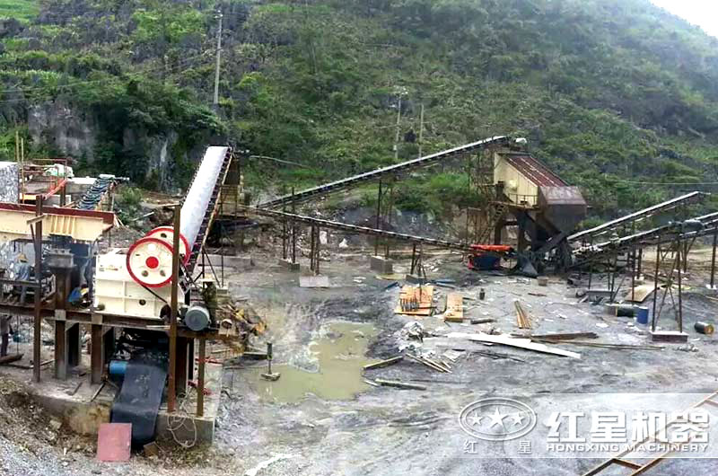 山東用戶石料破碎生產線生產現場實拍圖