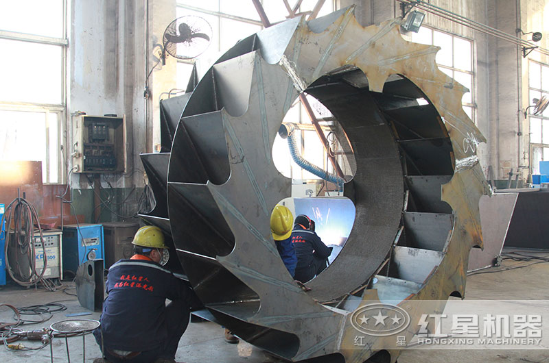 紅星車間工人作業圖