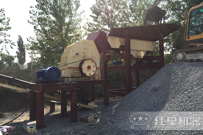 客戶現場圖，大型重錘式粉碎機