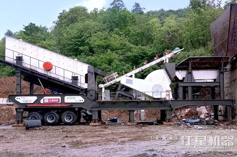 車載碎石機械設備作業現場