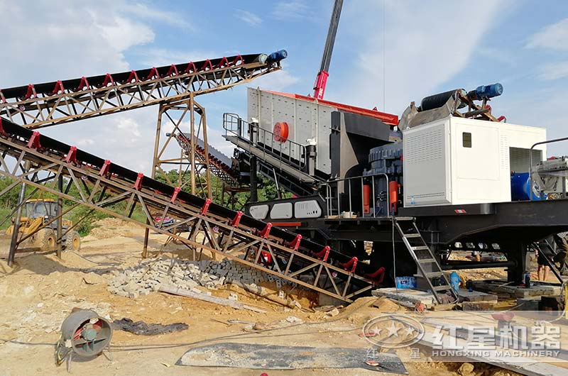 流動打石頭機抵達作業現場
