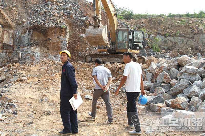 考察客戶場地情況、指導安裝