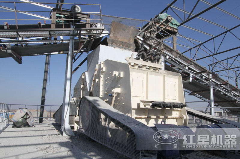 PF-1315反擊破碎機生產現場