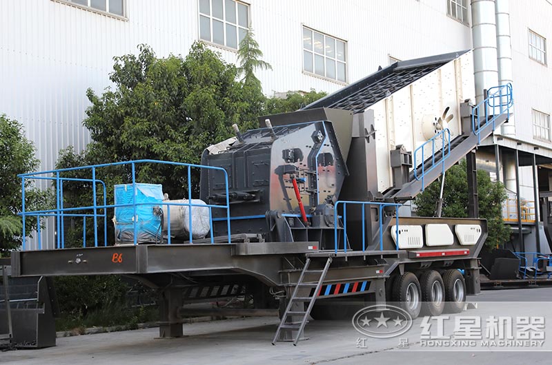 車載移動反擊式破碎機廠區實拍圖